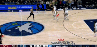 DB电子官网状态火热！米切尔上半场14中8砍22分4板2助 三分7中3