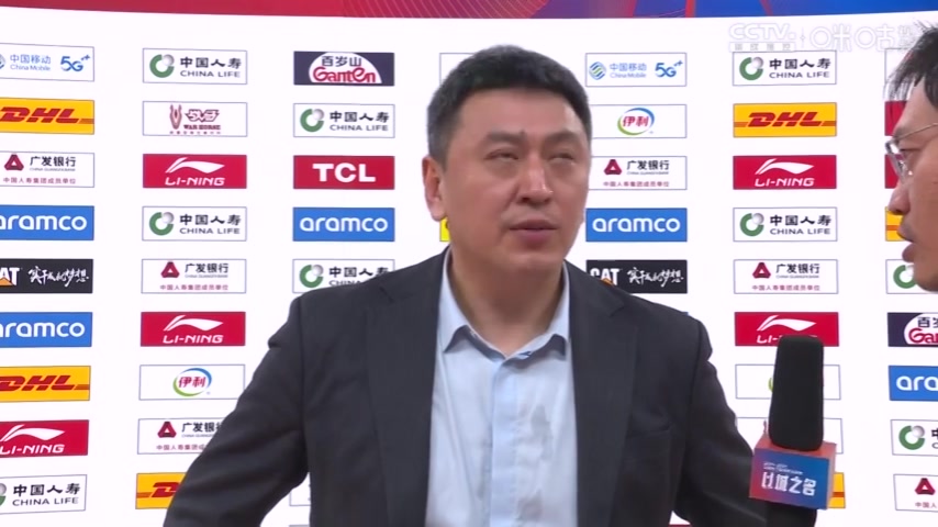 DB视讯官网终结上海主场14连胜！王世龙：赛前准备充分 很高兴球员能站出来